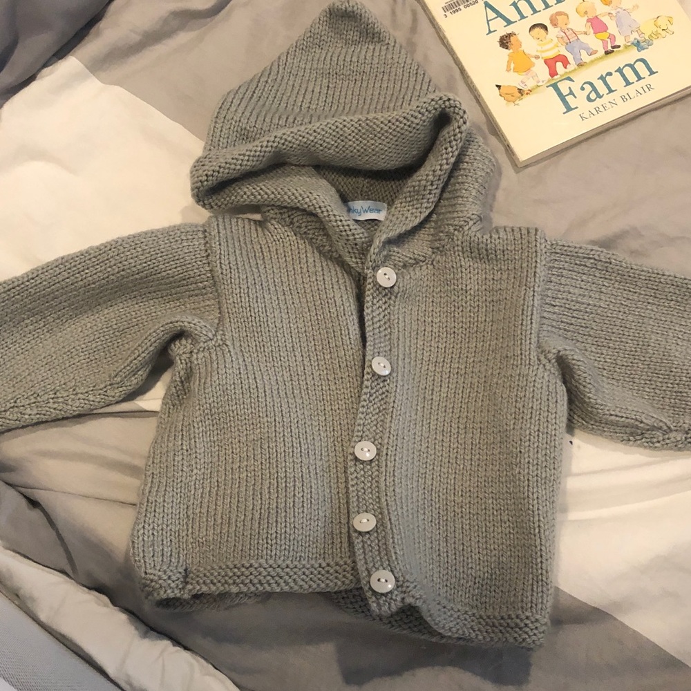 Knit sweater with hood
